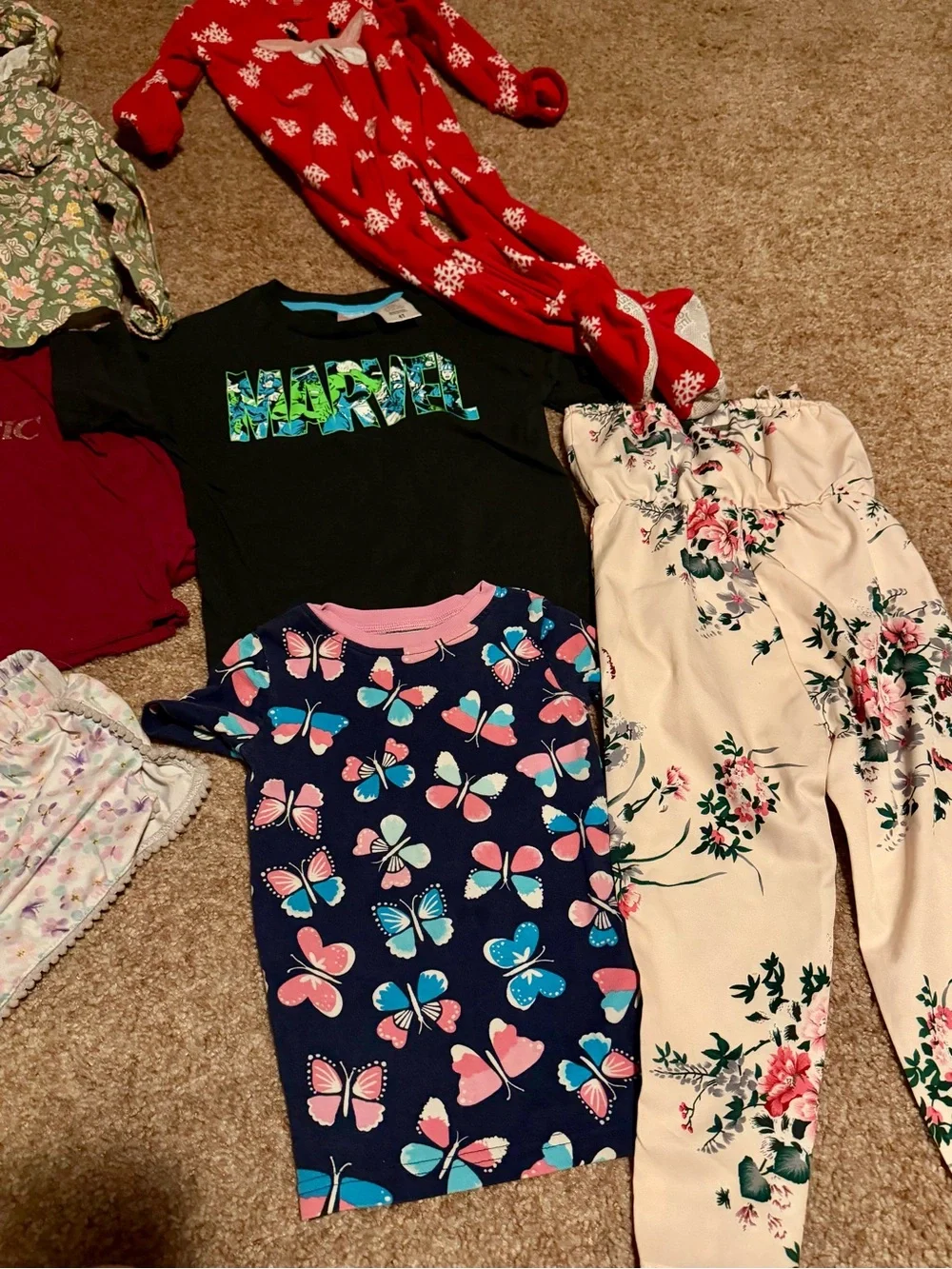 Size 3t-4t girls clothes bundle
